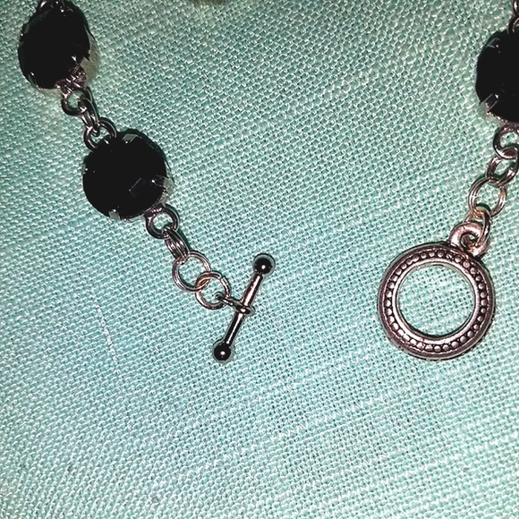 Bracelet silver plate black beads toggle clasp NEW - Picture 3 of 4